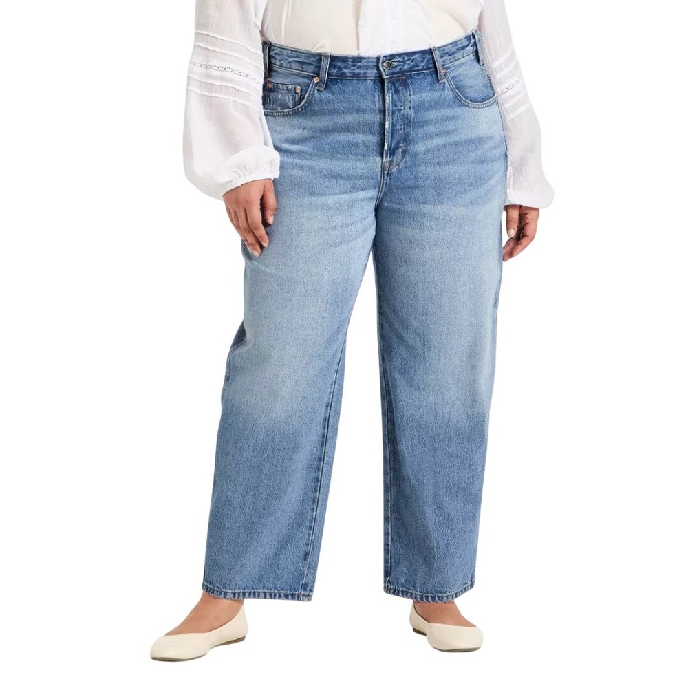 Universal Thread Women's Mid Rise Light Wash Blue Boyfriend Jeans Size 26